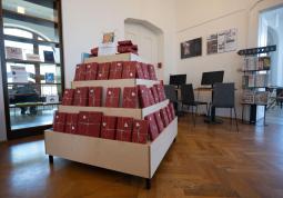 Fotogalerie Rande naslepo s knihou 2025 - galerie